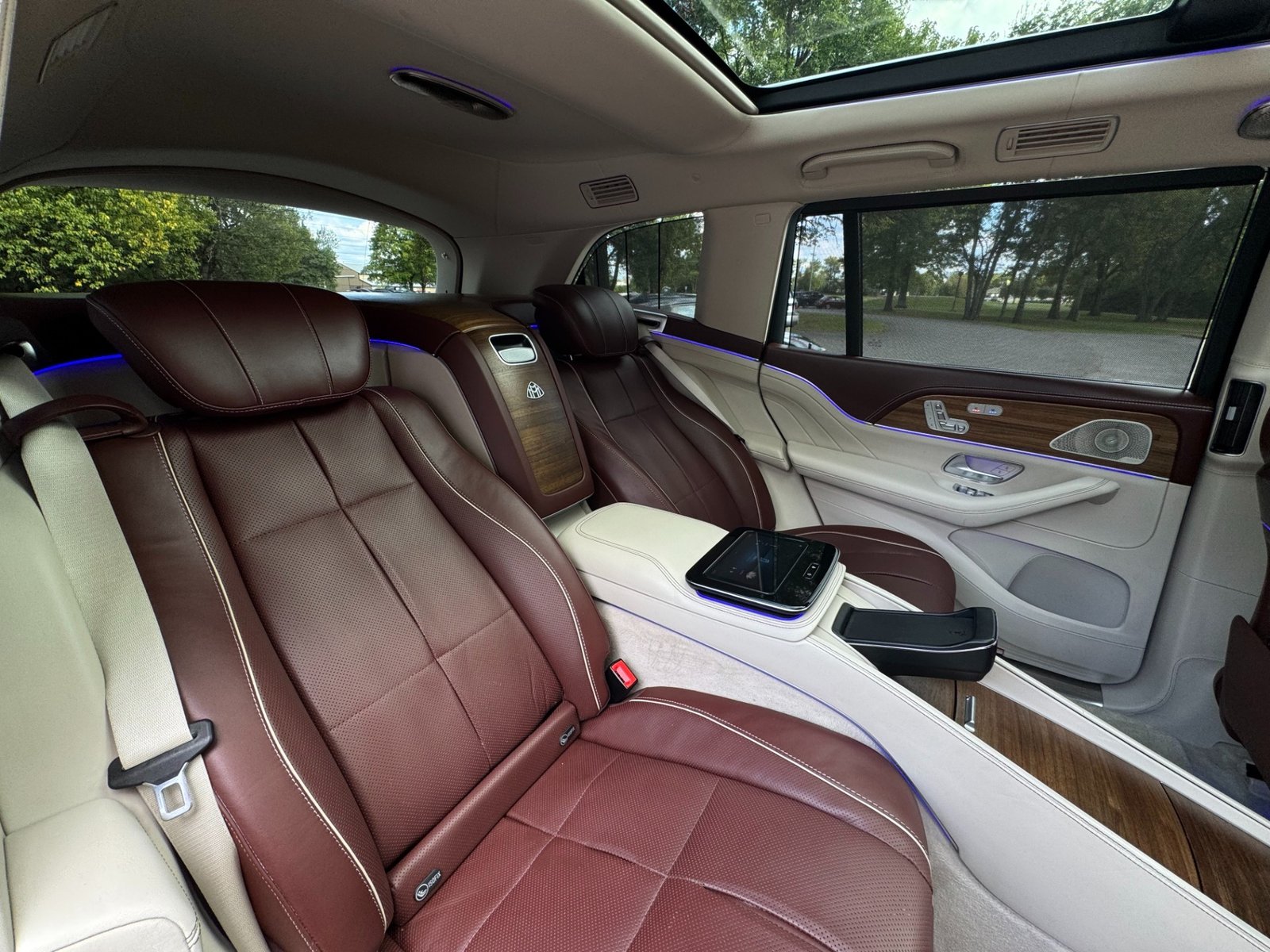 
								2023 Mercedes-Benz GLS 600 Maybach 4MATIC full									