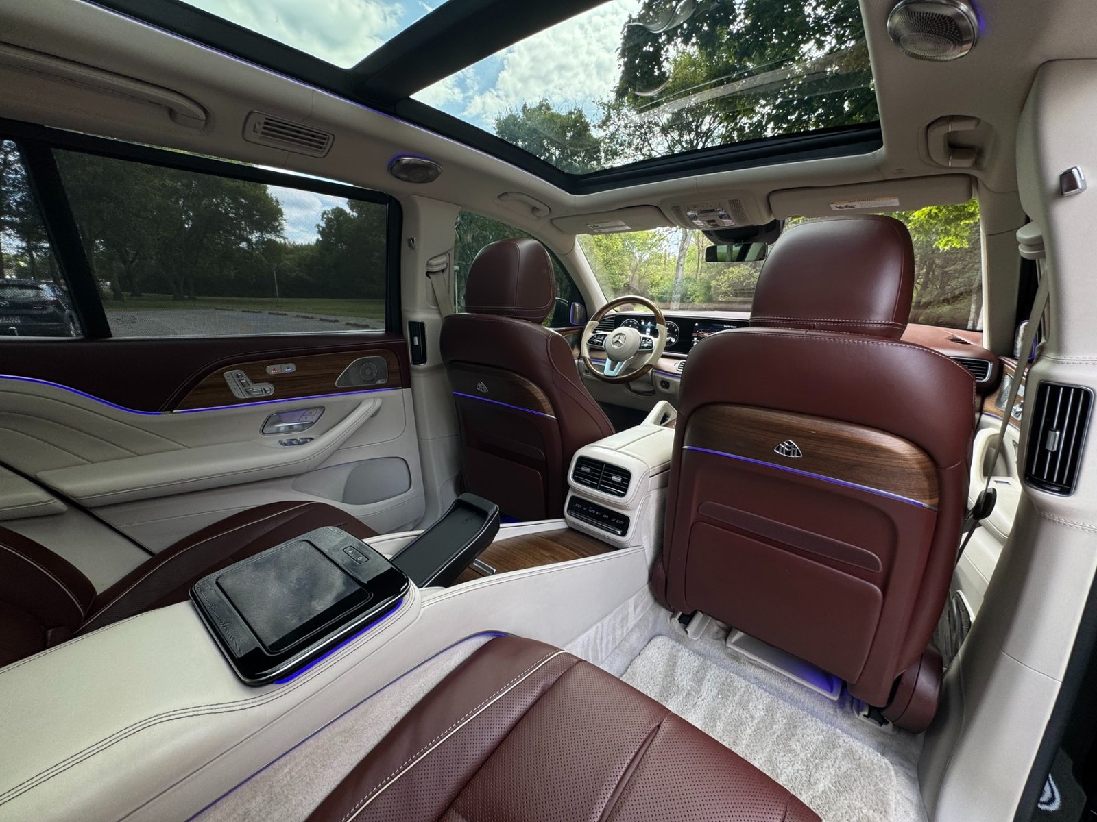 
								2023 Mercedes-Benz GLS 600 Maybach 4MATIC full									