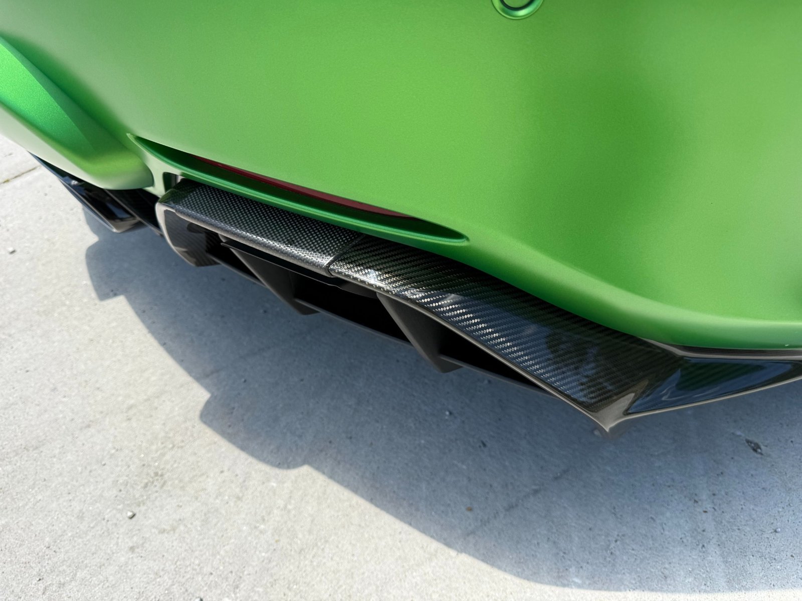 
								2018 Mercedes-Benz AMG GT R full									