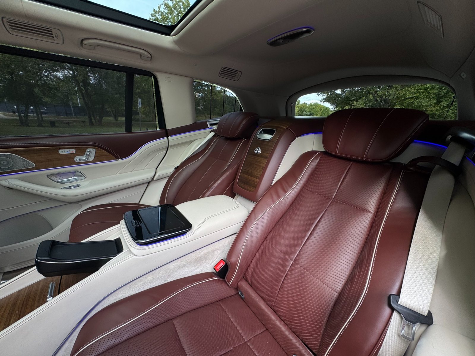 
								2023 Mercedes-Benz GLS 600 Maybach 4MATIC full									
