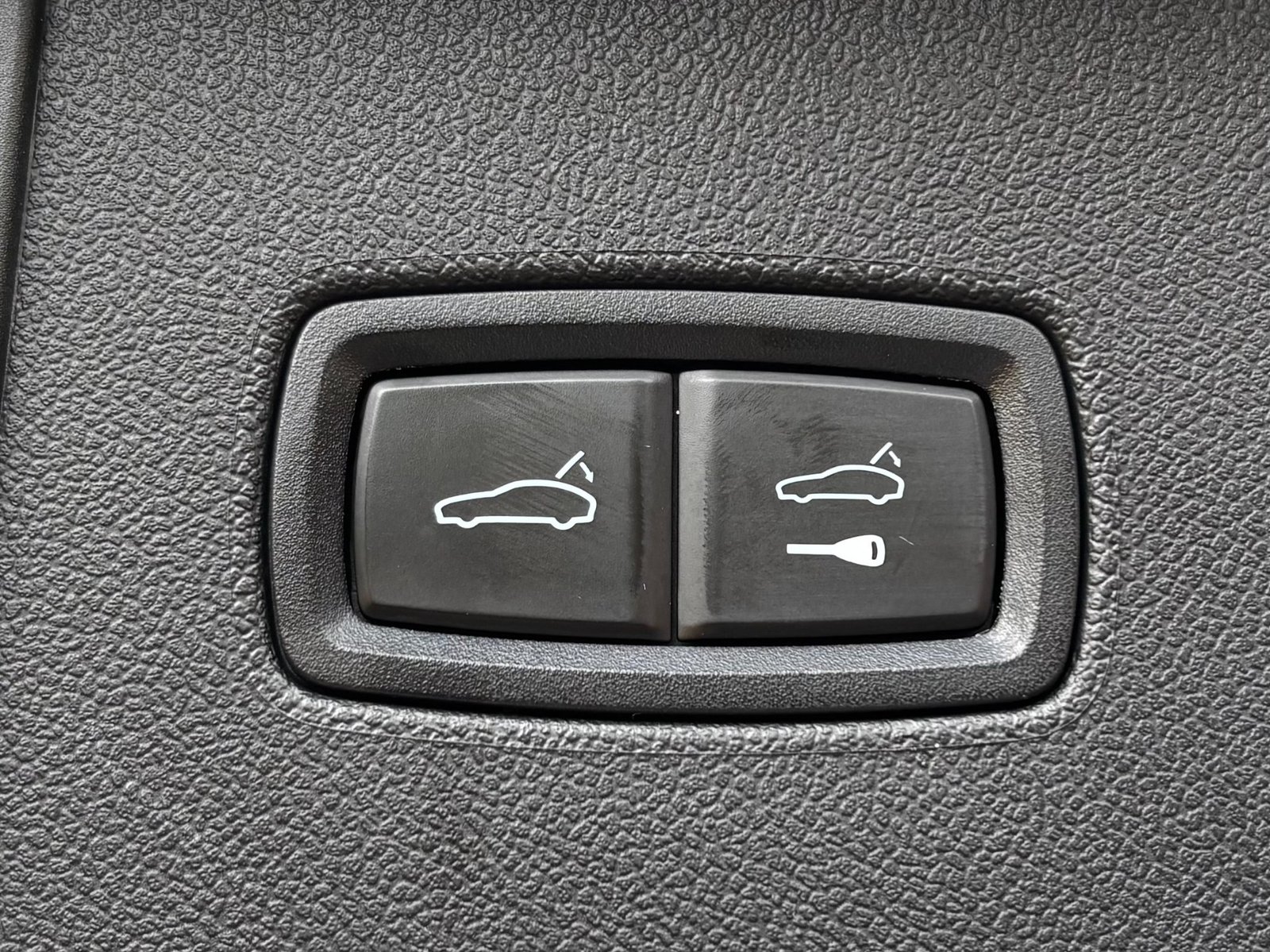 
								2023 Porsche Cayenne Turbo PREMIUM full									