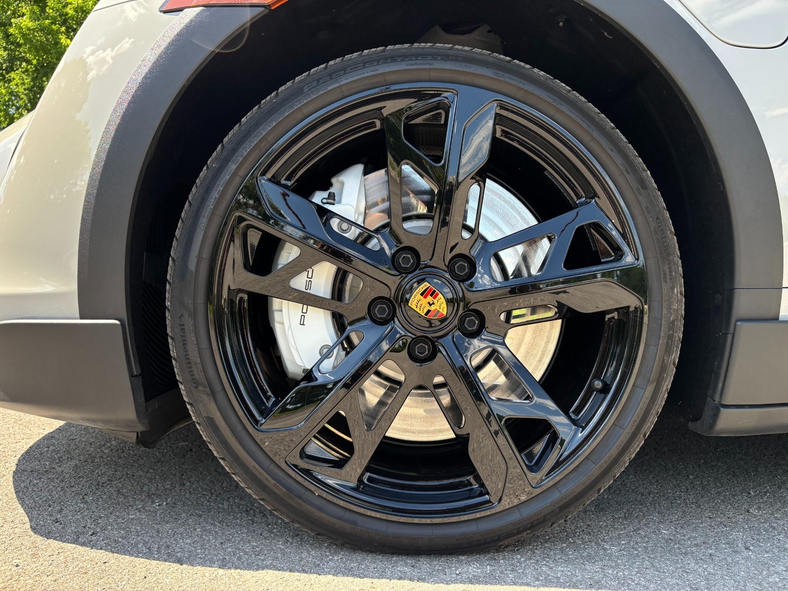 
								2023 Porsche Taycan Turbo Cross Turismo full									
