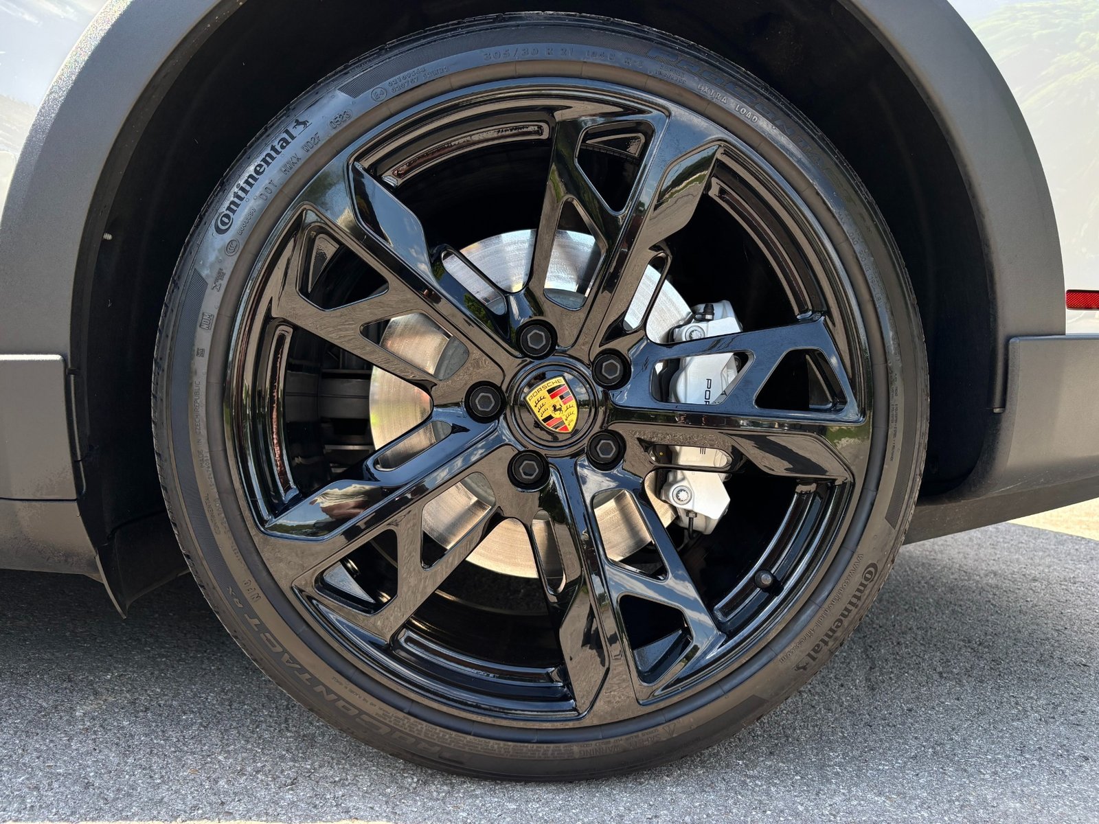 
								2023 Porsche Taycan Turbo Cross Turismo full									