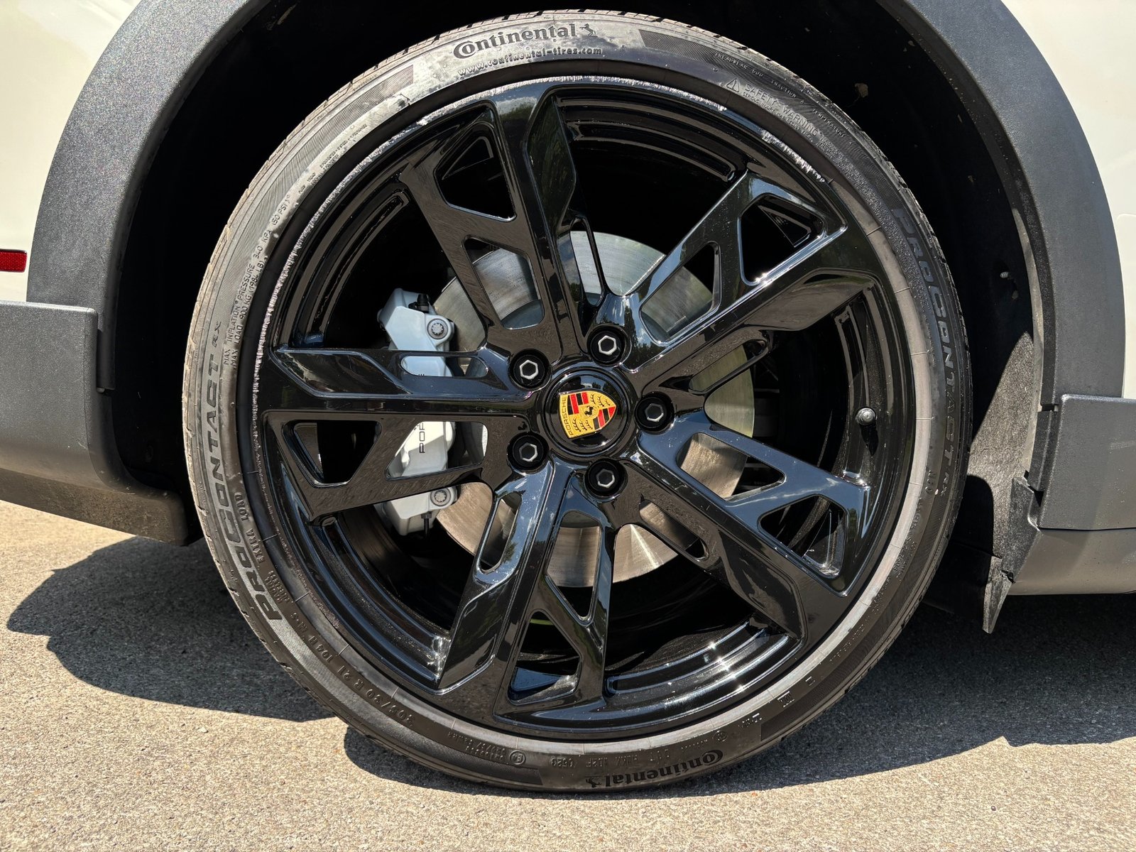 
								2023 Porsche Taycan Turbo Cross Turismo full									