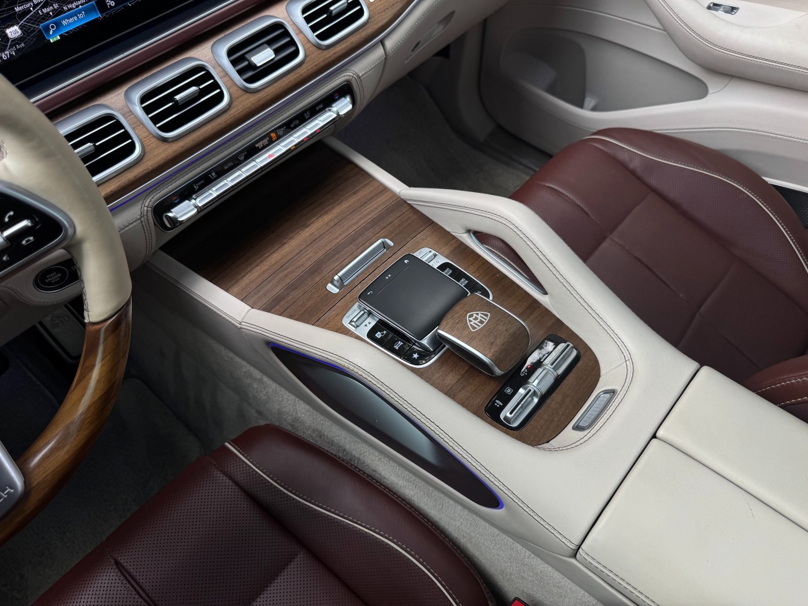 
								2023 Mercedes-Benz GLS 600 Maybach 4MATIC full									