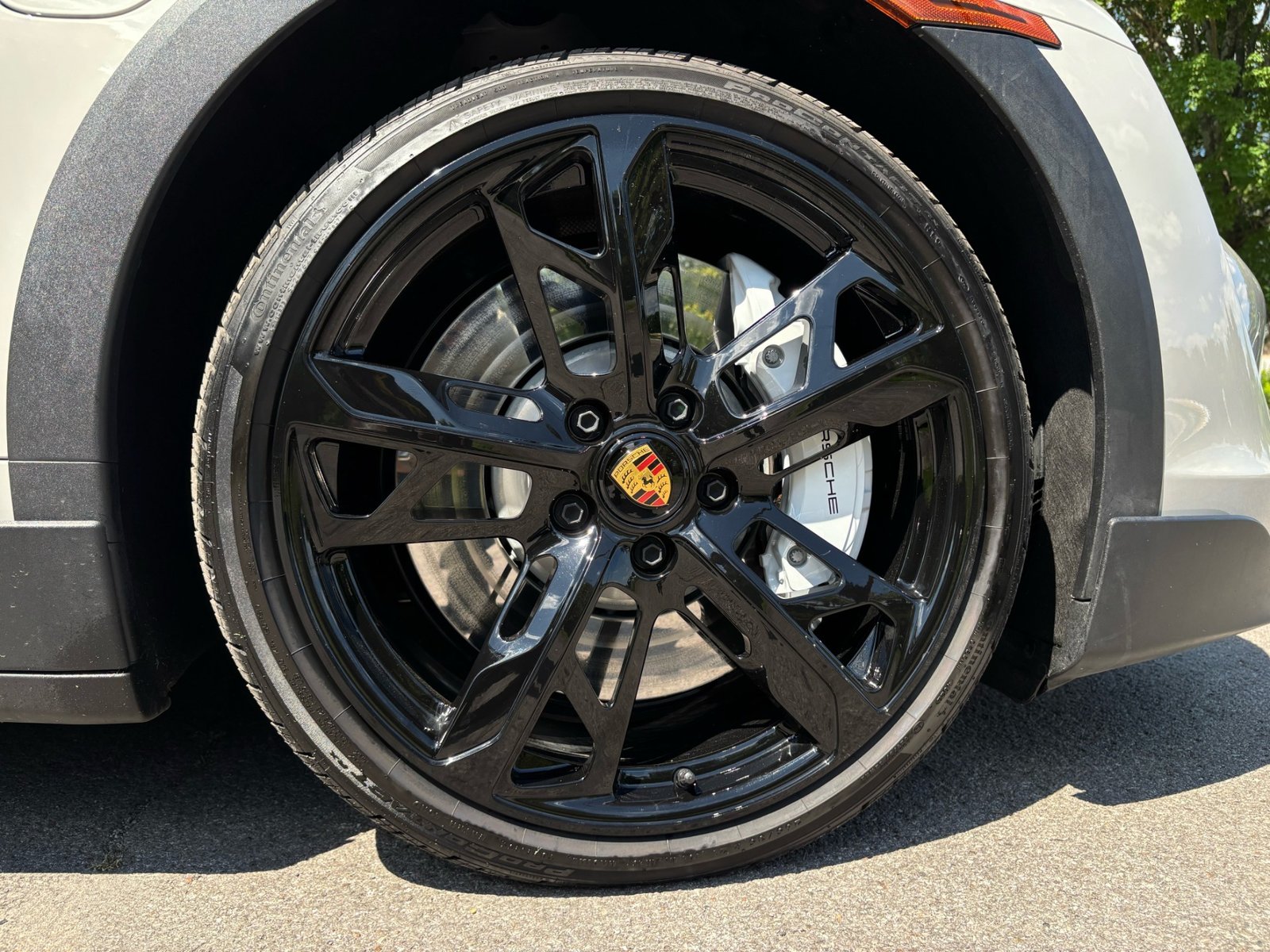 
								2023 Porsche Taycan Turbo Cross Turismo full									