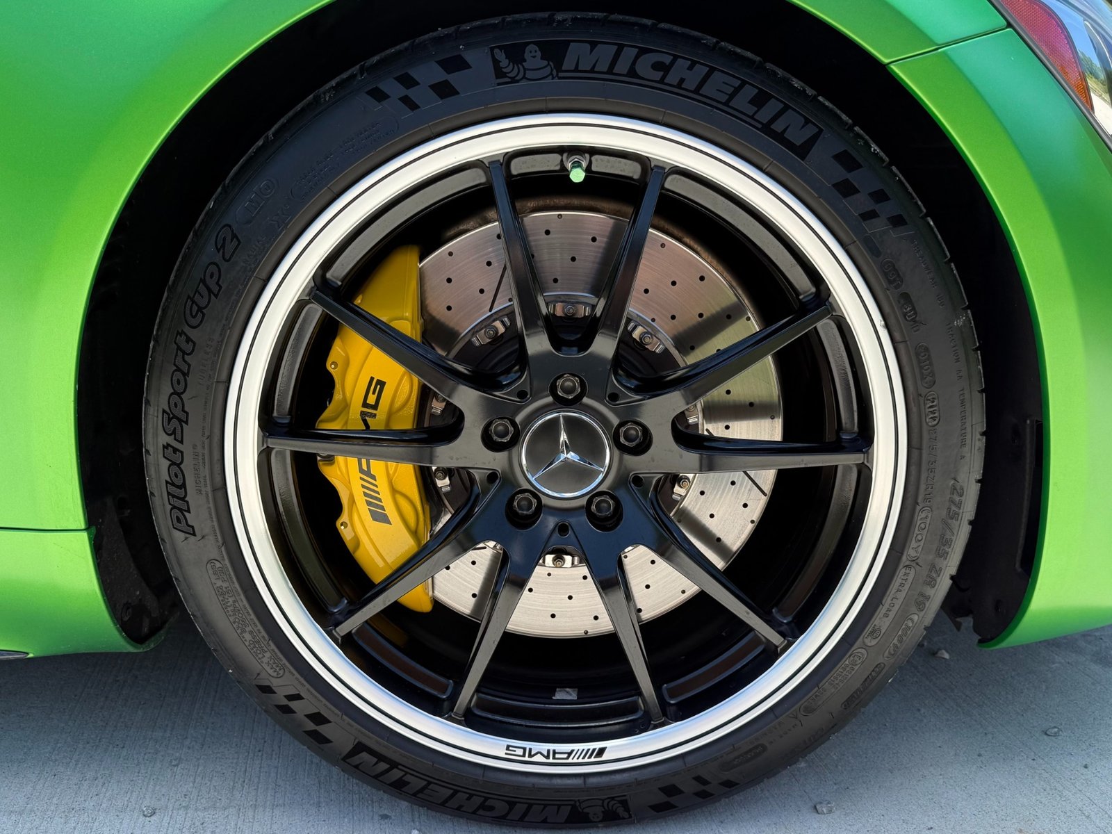 
								2018 Mercedes-Benz AMG GT R full									