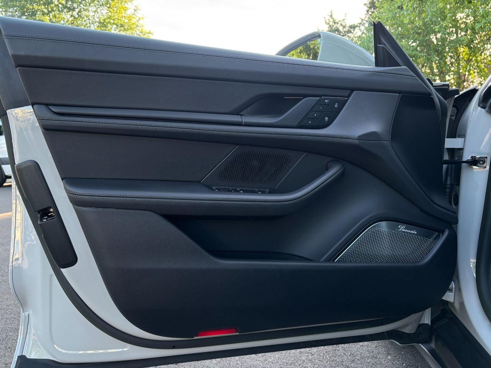 
								2023 Porsche Taycan Turbo Cross Turismo full									