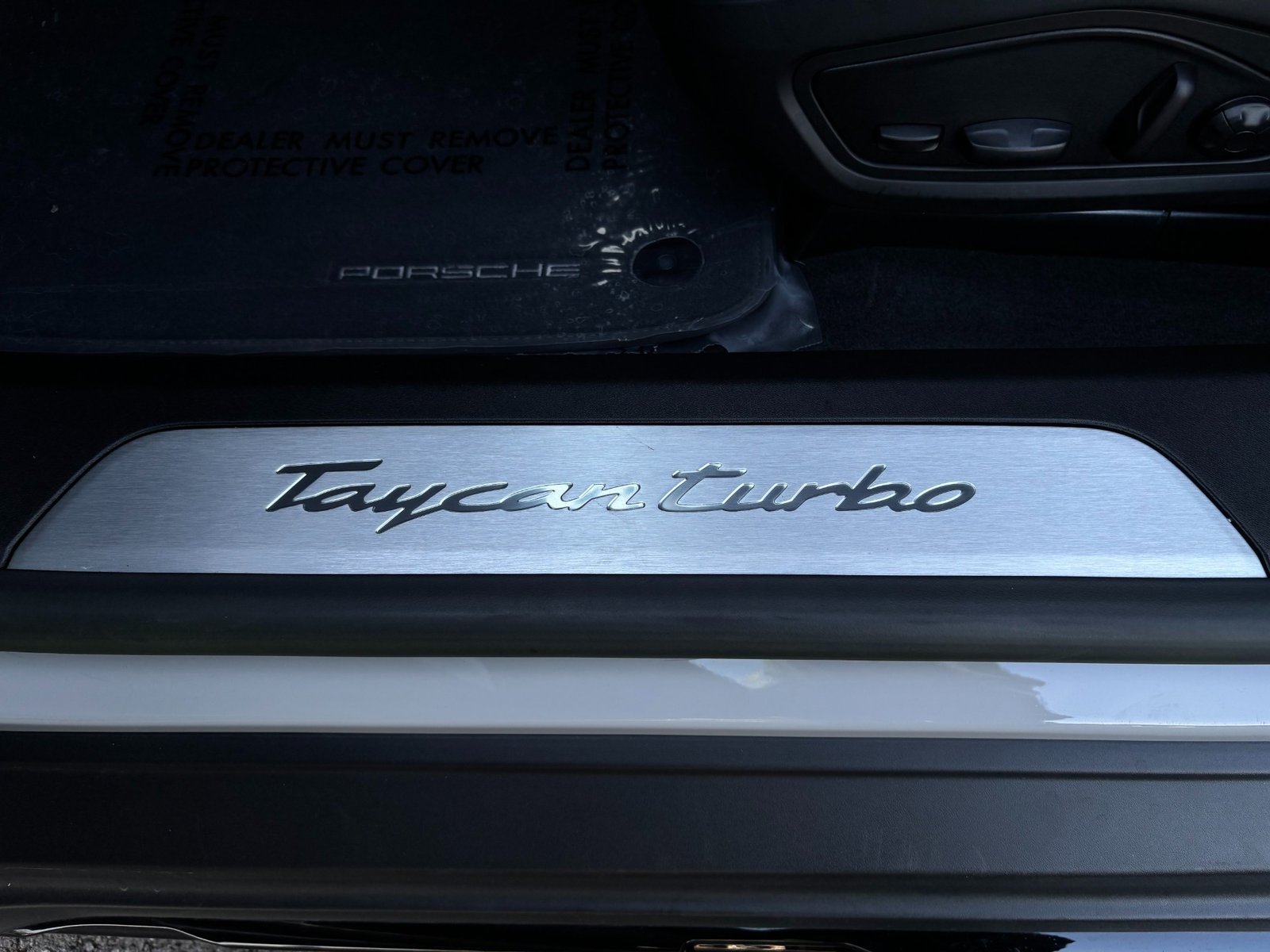 
								2023 Porsche Taycan Turbo Cross Turismo full									