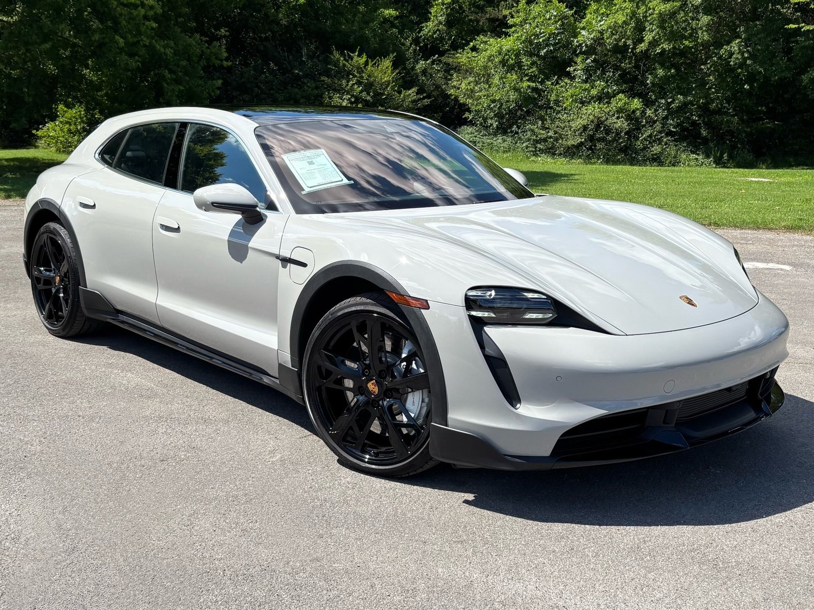 
								2023 Porsche Taycan Turbo Cross Turismo full									