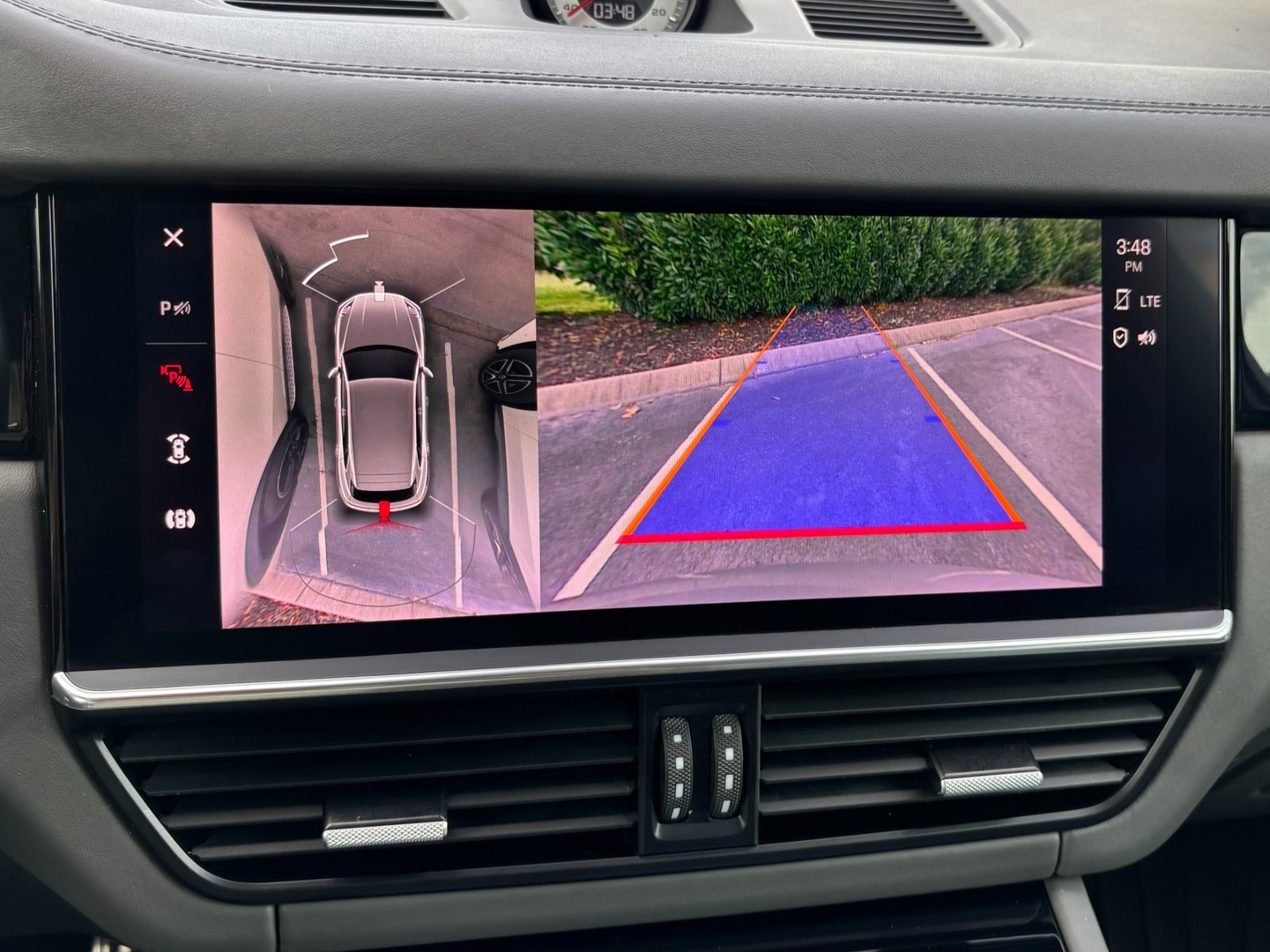 
								2023 Porsche Cayenne Turbo PREMIUM full									