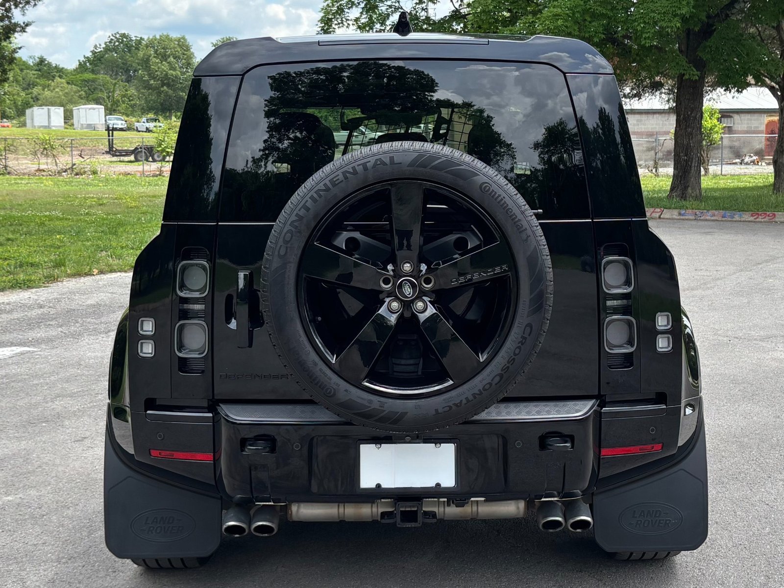 
								2025 Land Rover Defender full									
