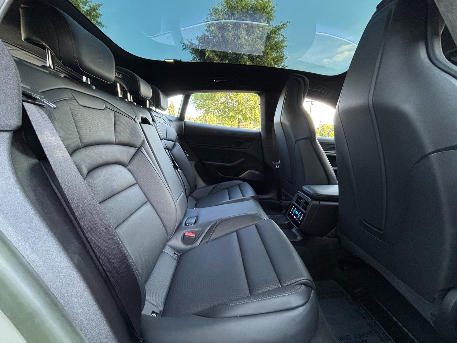 
								2023 Porsche Taycan Turbo Cross Turismo full									