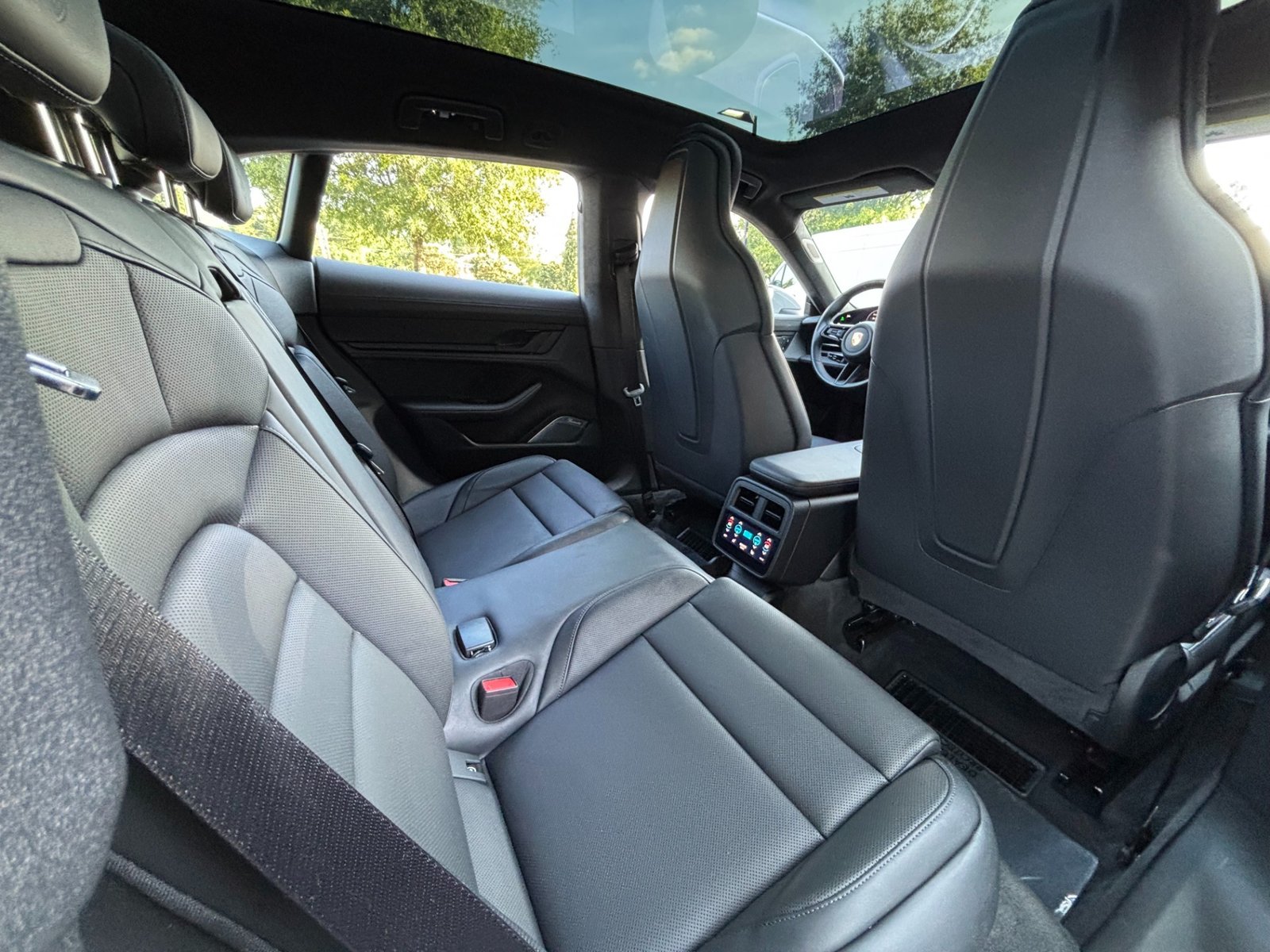 
								2023 Porsche Taycan Turbo Cross Turismo full									
