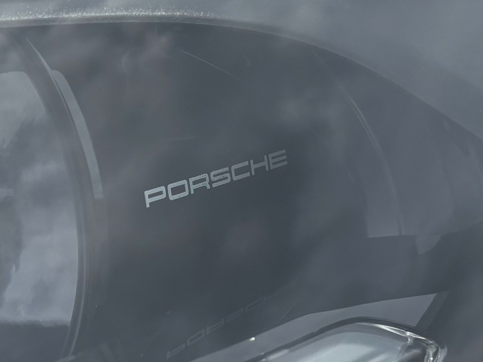 
								2023 Porsche Cayenne Turbo PREMIUM full									