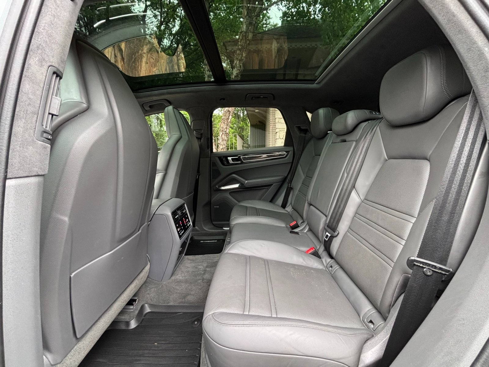 
								2023 Porsche Cayenne Turbo PREMIUM full									