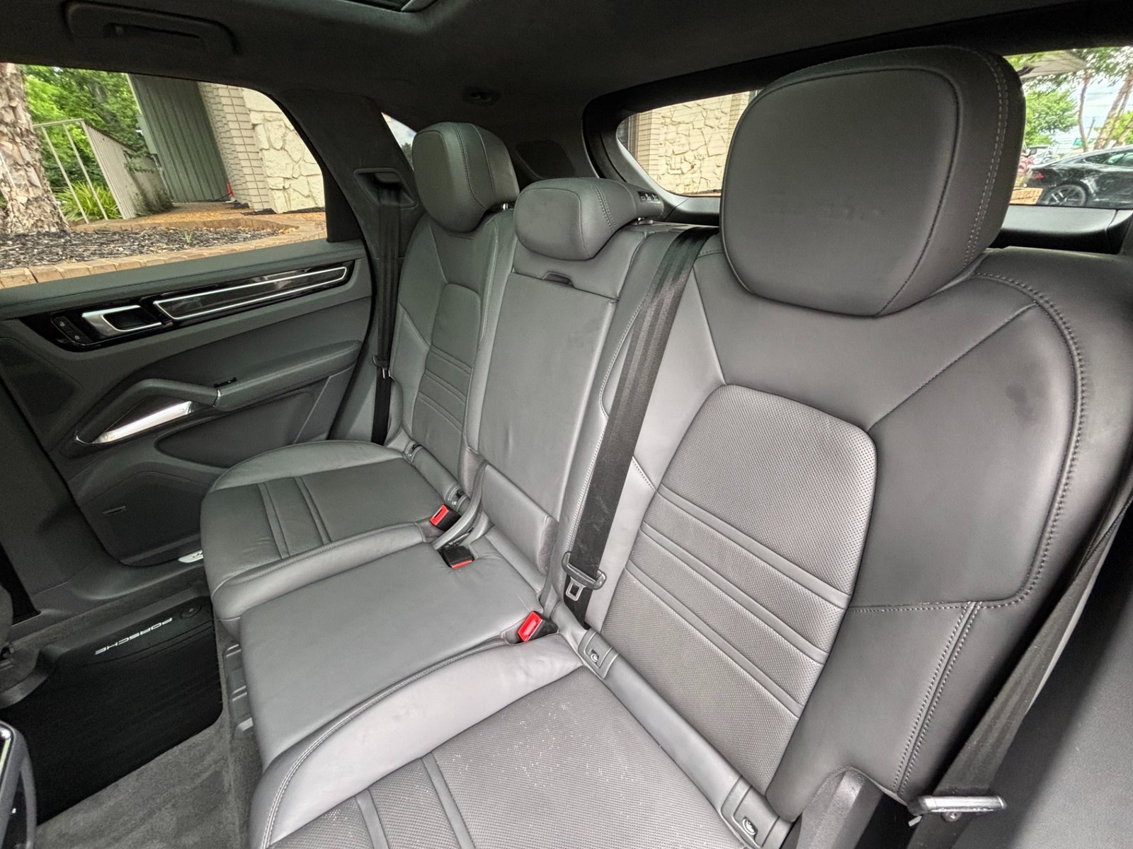 
								2023 Porsche Cayenne Turbo PREMIUM full									