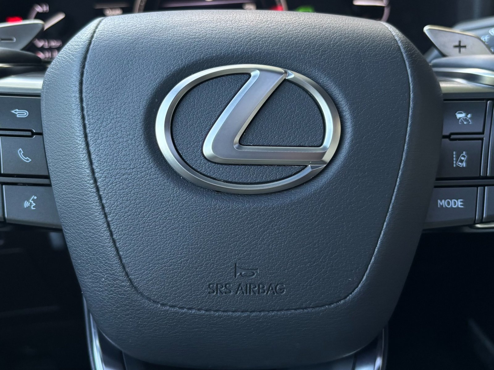 
								2022 Lexus LX 600 full									